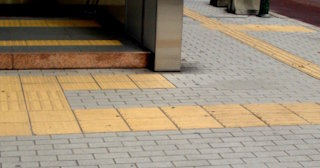 Тактильная плитка ПВХ в Ухте - купить от 709 руб. в ТротуарнаяПлитка