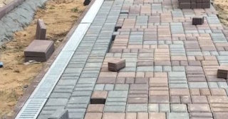 Укладка плитки на дорожке в Ухте от 810 руб. - доступная стоимость