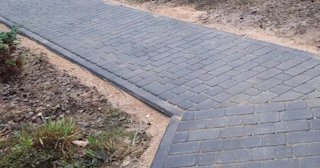 Укладка тротуарной плитки на основание в Ухте в октябре