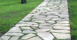 Профессиональная укладка камня на дорожки в Ухте в октябре