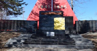 Профессиональное благоустройство памятников в Ухте в октябре